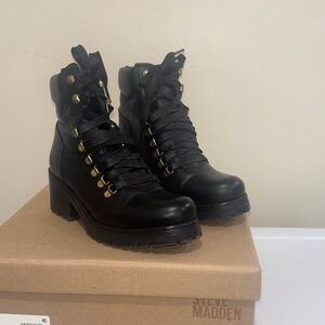 Steve Madden Black Lace Up Women's Boots size 6 great condition